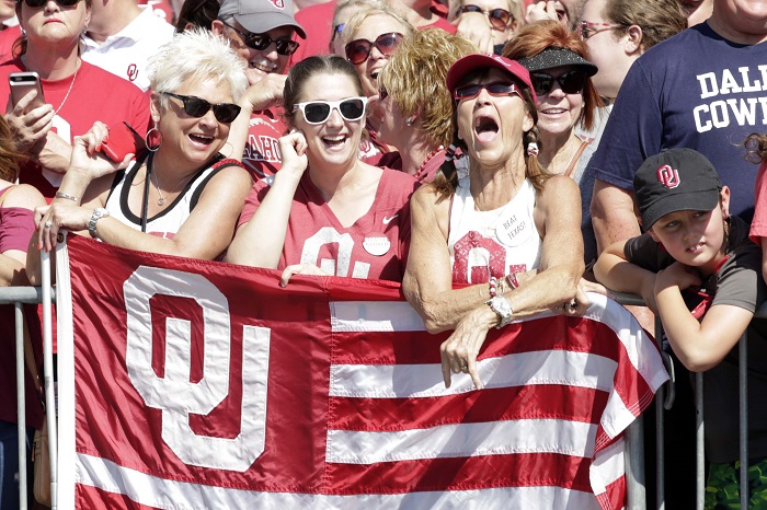 NCAA Football: Oklahoma at Texas